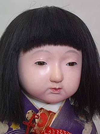 紫月煌魔夜 シヅキマヤ 眠れないので自撮り加工アプリで日本人形をいじり倒した結果wwwwwwwwwwwwwwwwwwww どうしてこうなった 劇的ビフォーアフター 暇人 日本人形 市松人形 ビューティープラス Youcamメイク ギャル度高め 眠れない 加工