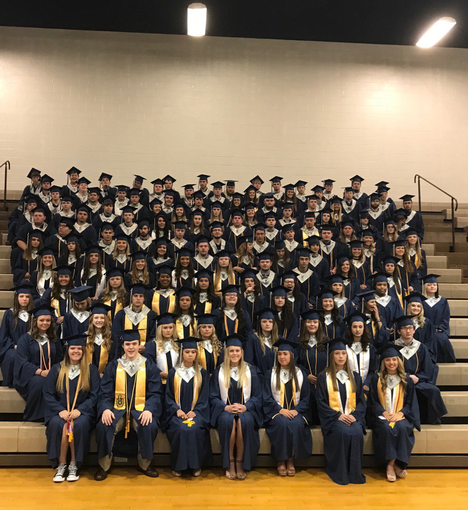 Class of 2017 prepare for Awards Day