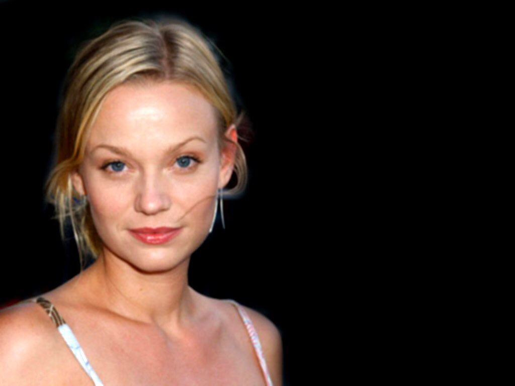    Happy birthday to the amazing Samantha Mathis! ¡Feliz cumpleaños 