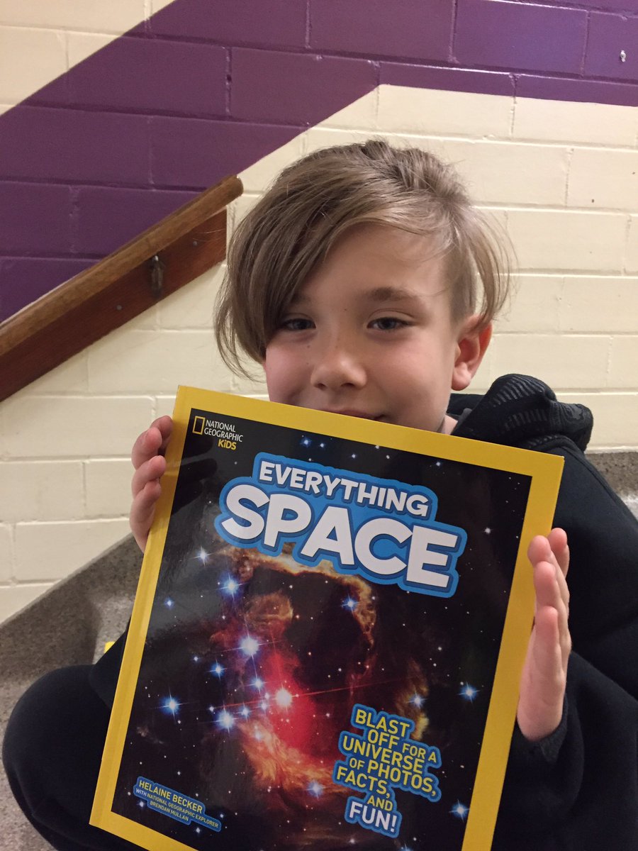 LRobertson_21's tweet photo. This gr2 future astronaut was over the moon to see this signed copy of #everythingspace from #FestivalofTrees #tvdsbllc @helainebecker https://t.co/KHVFIJl38g