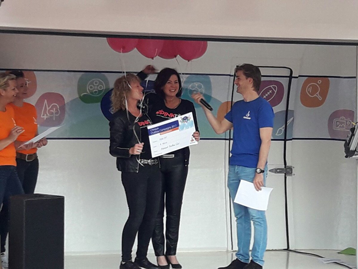PinkPittt's tweet photo. WhoopWhoop, wat een prachtig kado! Een hele grote DANK aan alle 234 stemmers en @RaboPZ 🎀👊🏻#RaboClubkas #mierlo https://t.co/aCAfQ27qQc