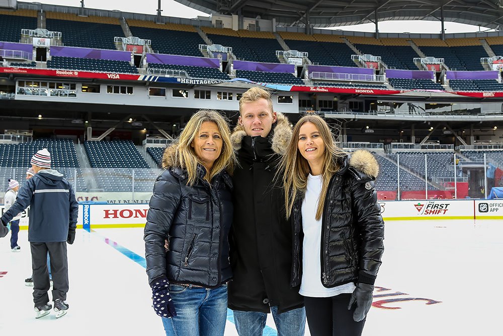 NHLJets's tweet photo. Is your mom the number one #NHLJets fan in your house? Send us your photos using #JetsMom for a chance to win Draft Party tickets! https://t.co/xLkqVjlVnd