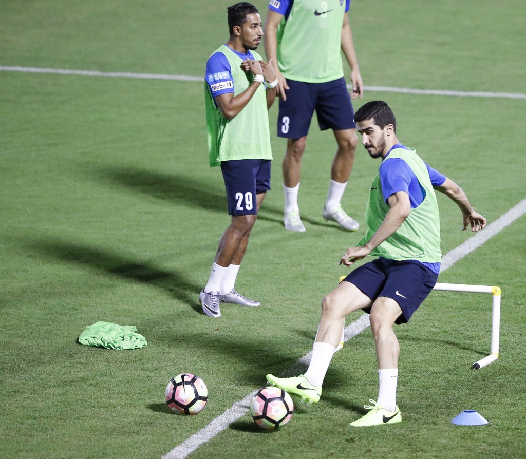 Alhilal_FC's tweet photo. أقفل فريق #الهلال الأول لكرة القدم مساء اليوم صفحة تحضيراته؛ للقاء “التعاون”، مساء الغد، ضمن الدور نصف النهائي من كأس خادم الحرمين الشريفين. https://t.co/9hNc4p0KvK