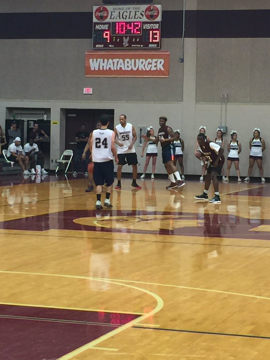 Mbbounds56's tweet photo. Faculty vs Srs hoop it up at RHS!#lettnation https://t.co/8rTpztBbRN