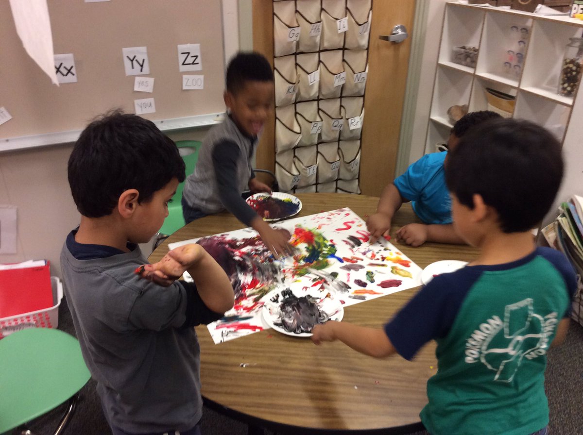 ELIwithMrsK's tweet photo. PM working on their Mix It Up art project! @ceDCSD #treasureboxfridays https://t.co/jZB8gi6gqx