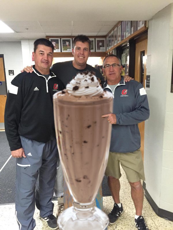 GHSMilkshakes's tweet photo. Nothing brings a family together like a good milkshake! @GoshenRedHawks https://t.co/z0lPG9k7Hs