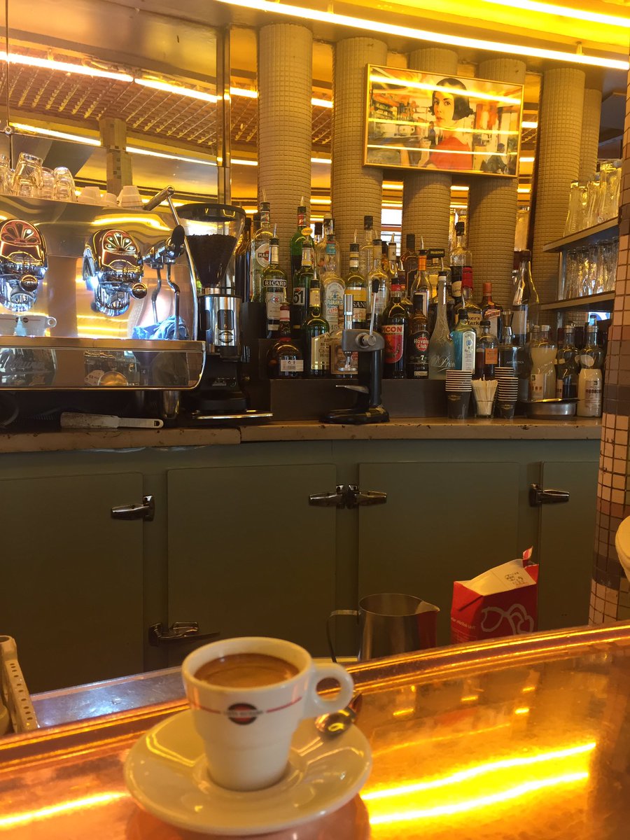 张蕾sur Twitter Cafe In Europe France Cafe Les Deux Moulins 双风车咖啡馆 电影 天使爱美丽 中女主角amelie打工的地方 张蕾sur Twitter Cafe In Europe France Cafe Les Deux Moulins 双风车咖啡馆 电影 天使爱美丽 中女主角amelie打工的地方