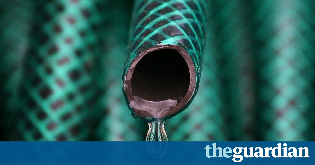 Households in southern England urged to save water after dry winter crwd.fr/2pCk2lH