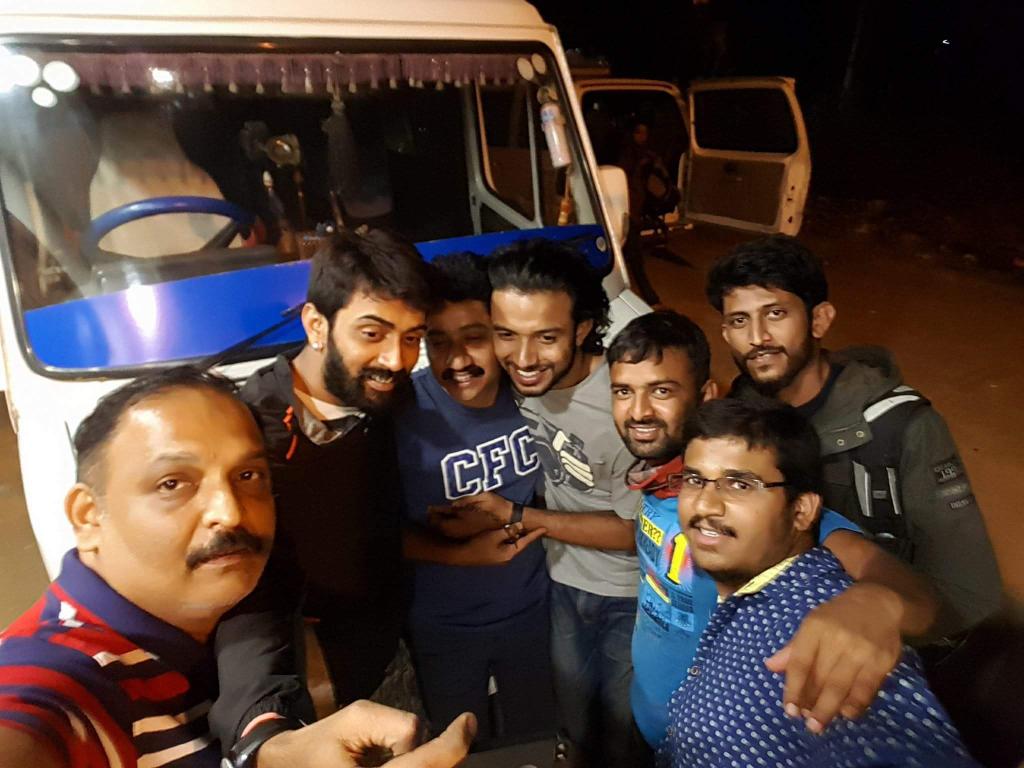 DRadioVoice's tweet photo. Here r pictures frm shoot days of my first film #6thMile :) #Kannada #Film #Bangalore #Bengaluru..!! Starring @SanchariVijay n @JanviJyothi https://t.co/Ov9TNvP6oU