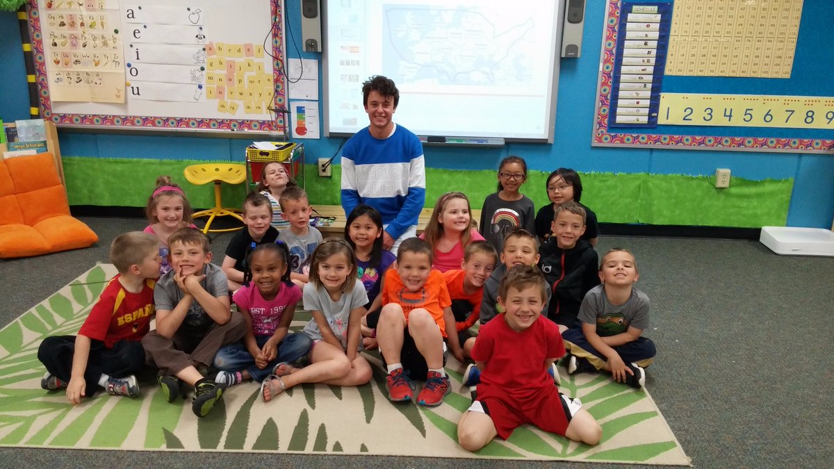 Mrslokkensclass's tweet photo. Thank you for teaching us about Spain, Domingo!! He even brought flan and fruit for us to eat:) https://t.co/PavUwKCHo9