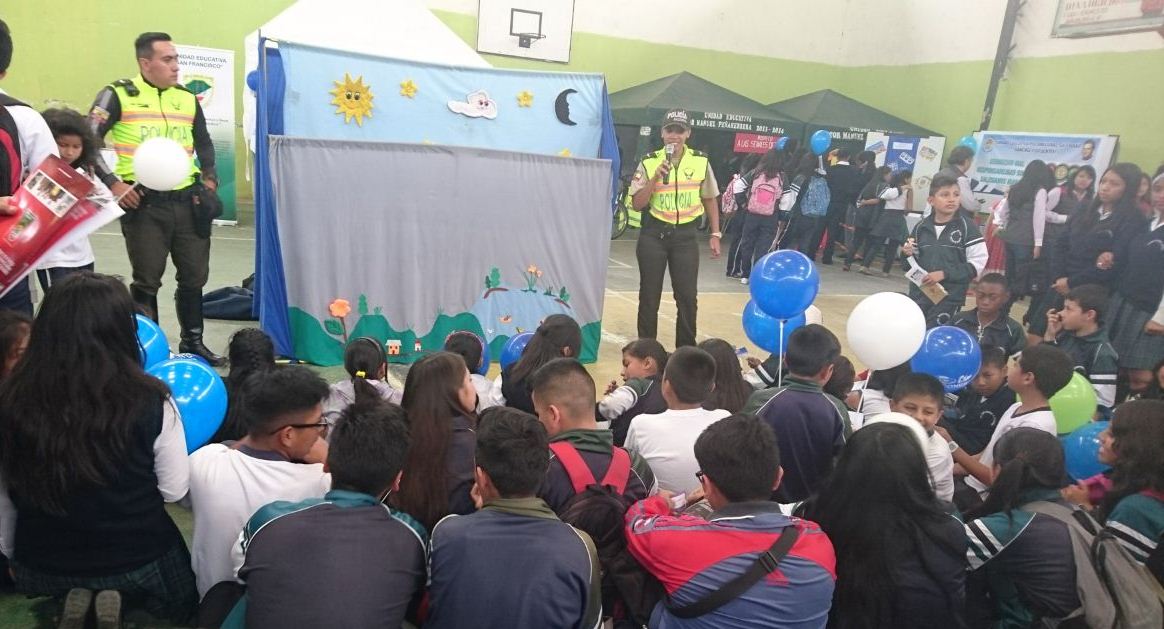 Andres_Salas87's tweet photo. Realizamos #FeriaDeSeguridadVial con la participación de varios colegios
Importante su compromiso para el cambio de cultura vial
#VamosSuave https://t.co/30i7mc3D9k