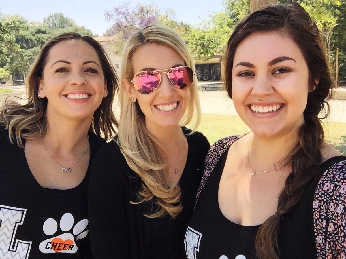 MissMarquez4CHS's tweet photo. Checkout my crew! #teamFreshmen! 🐾💛 #CHS #EnglishTeachers https://t.co/qpZ72u7YiL