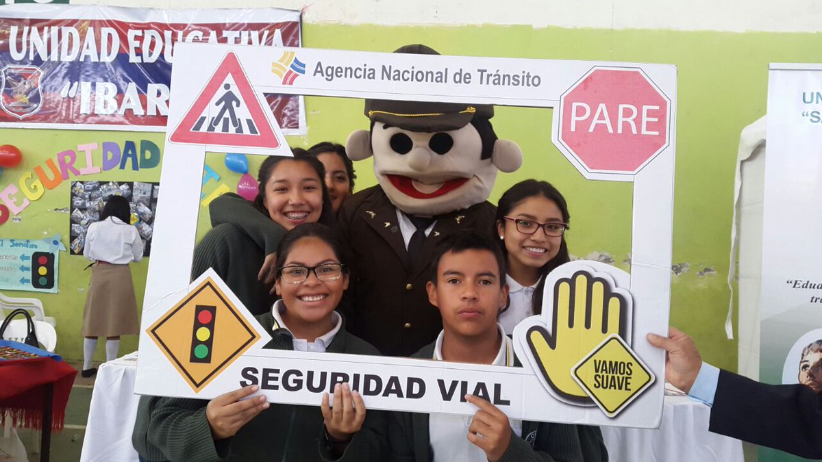 Andres_Salas87's tweet photo. Realizamos #FeriaDeSeguridadVial con la participación de varios colegios
Importante su compromiso para el cambio de cultura vial
#VamosSuave https://t.co/30i7mc3D9k