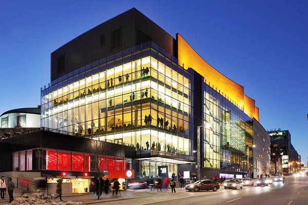 rkhr's tweet photo. This evening at 7:30 p.m. ET, watch the gala concert at the #Montreal Int'l Musical Competition: https://t.co/rjeLqyRyf8 #CMIM2017 https://t.co/Pkzlq1FToo