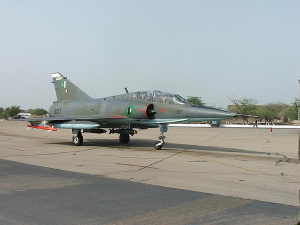 sticknthrottle's tweet photo. PAF Mirage Crashes Near Jhang https://t.co/9OuFY15oKX https://t.co/p7bBffOLUp