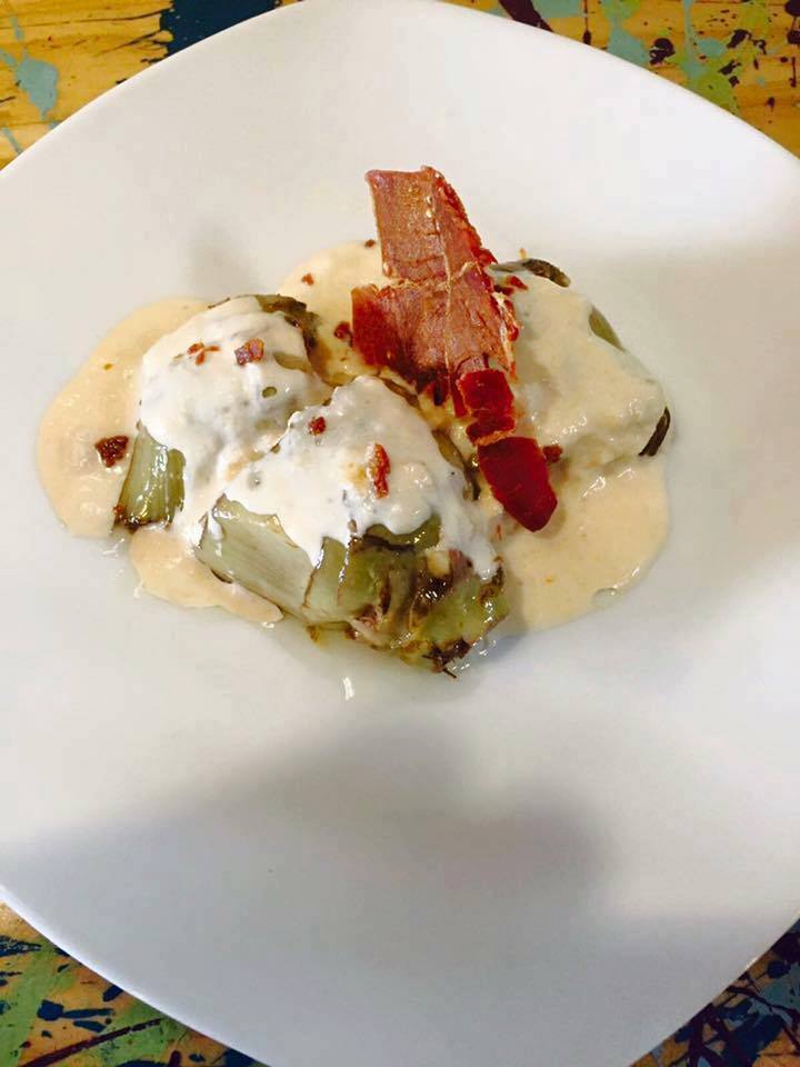 arcotapas's tweet photo. Comienza el viernes con un buen entrante: "Alcachofas con parmesano y crujiente de jamón" y dile hola al fin de semana

#tapas #sevilla https://t.co/6D9pdFVAmh