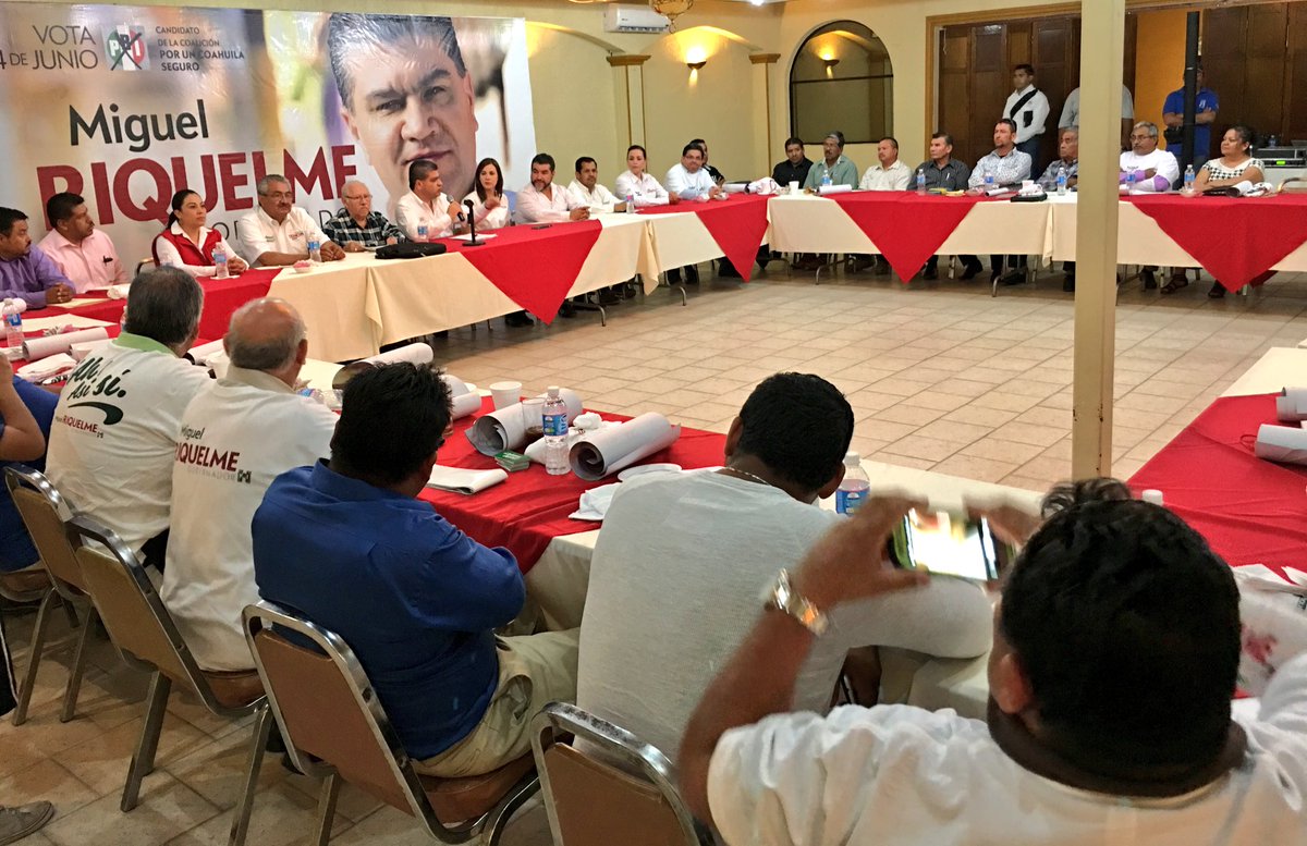mrikelme's tweet photo. Un gusto poder platicar y llevar mi oferta política a la Federación de Pastores Evangélicos de #Coahuila #MenosPolíticaMásCarácter https://t.co/j1316igo2o