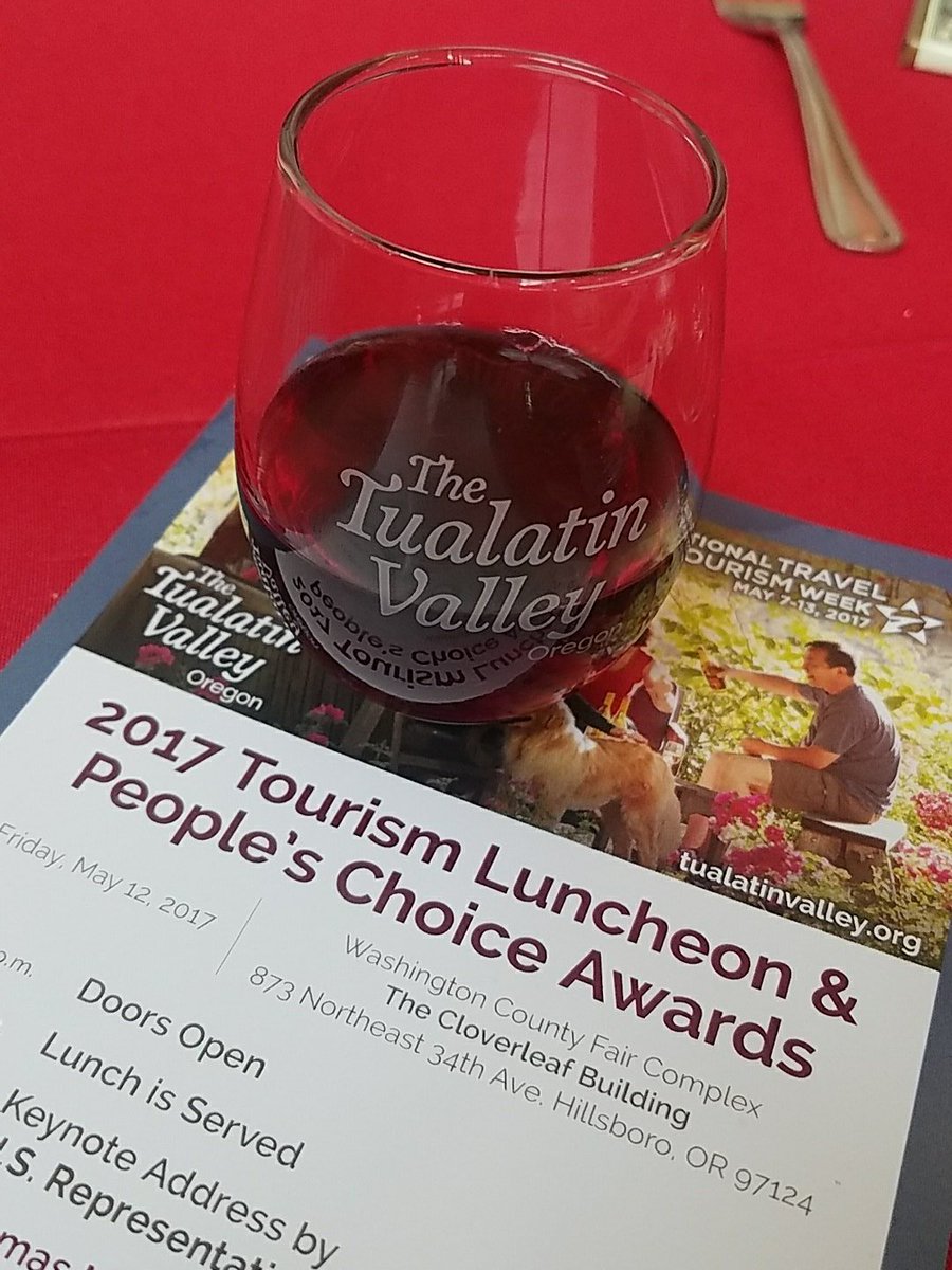 HolidayInnPDX's tweet photo. 2017 Tourism Luncheon &amp; People's Choice Awards #nttw17 https://t.co/XgKBLa6TJn