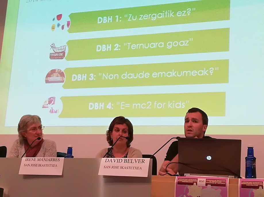 EgiluzeEskola's tweet photo. #Berritzegunea #GJ2017 #ProiektuenAstea @hijascruz Aurkezpena egiten. Beldurrik gabe! Metodologia berriak, esperientzia berriak!! https://t.co/lP0J7sJV0N