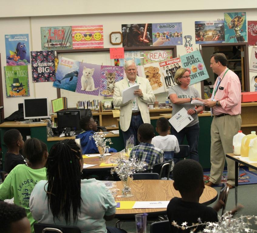 Dr. Mills celebrates Smart Cookies at Wells ES with TOY Sallie Creech! You gotta go to Facebook b/c it was epic! facebook.com/WilsonCountySc…
