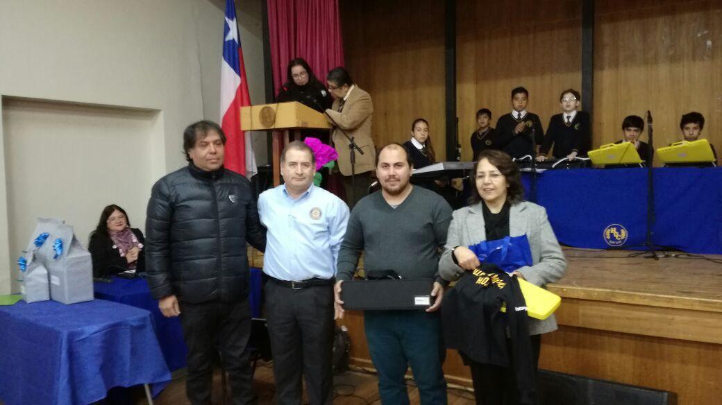 lito_chile's tweet photo. Rotary Club Llay-Llay realiza donación de instrumentos musicales a banda de la Escuela Herminia Ortega de Croxatto. https://t.co/ck2JfD9By8
