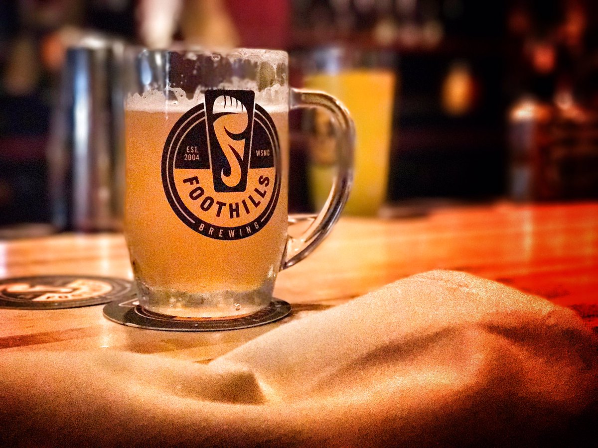 Uroplatus99's tweet photo. This Kölsch is awesome!! Crisp and more Spring-like than the weather!!@FoothillsBeer https://t.co/LZzBn1idOX