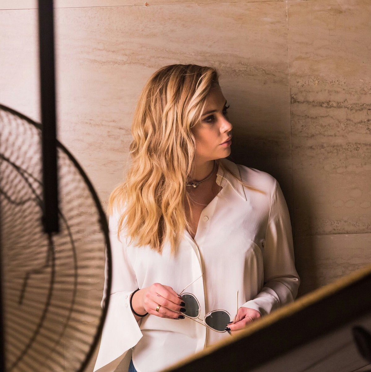 Sexy Twitter Ashley Benson naked photo 2017 butt Twitter Ashley Benson naked photo 2017