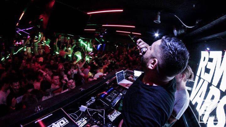 warehouse_malia's tweet photo. The pictures just says it all #malia2017 #malia17 #summer #pissed #mc #bass #housemusic #garage #urban https://t.co/fSGMjNoxTi