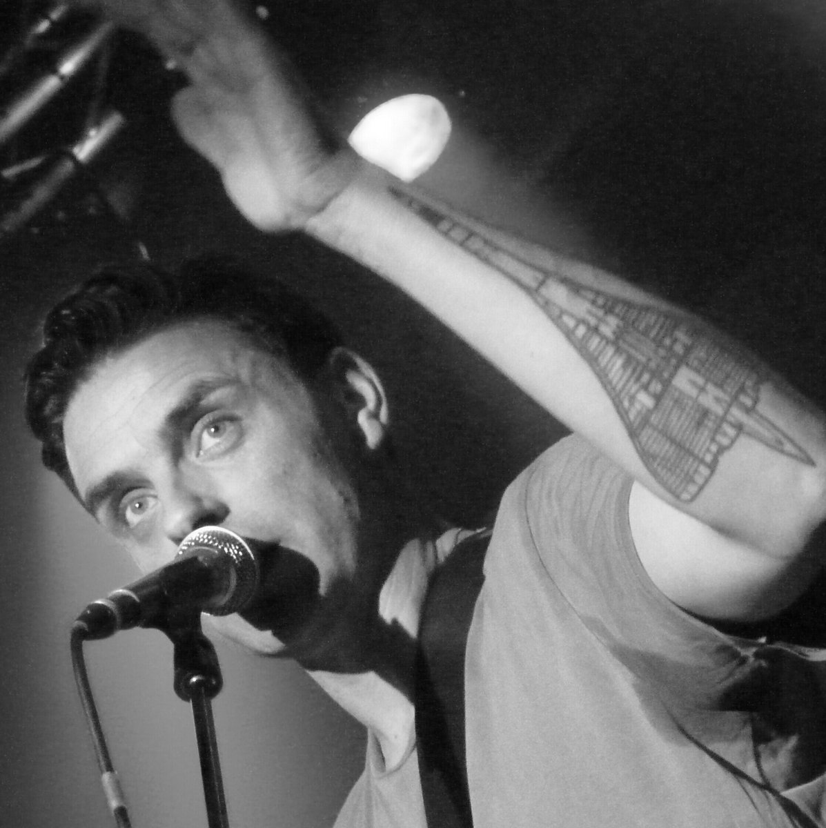 Hjerte_Stykke's tweet photo. Sønderborghus 26.2.15.Stadig så fantastiske mindelser,kan ikke tror det er to år siden.Det var SÅ GODT! #simonkvamm #deenesteto #dobbeltliv https://t.co/PSFHhPpbIw