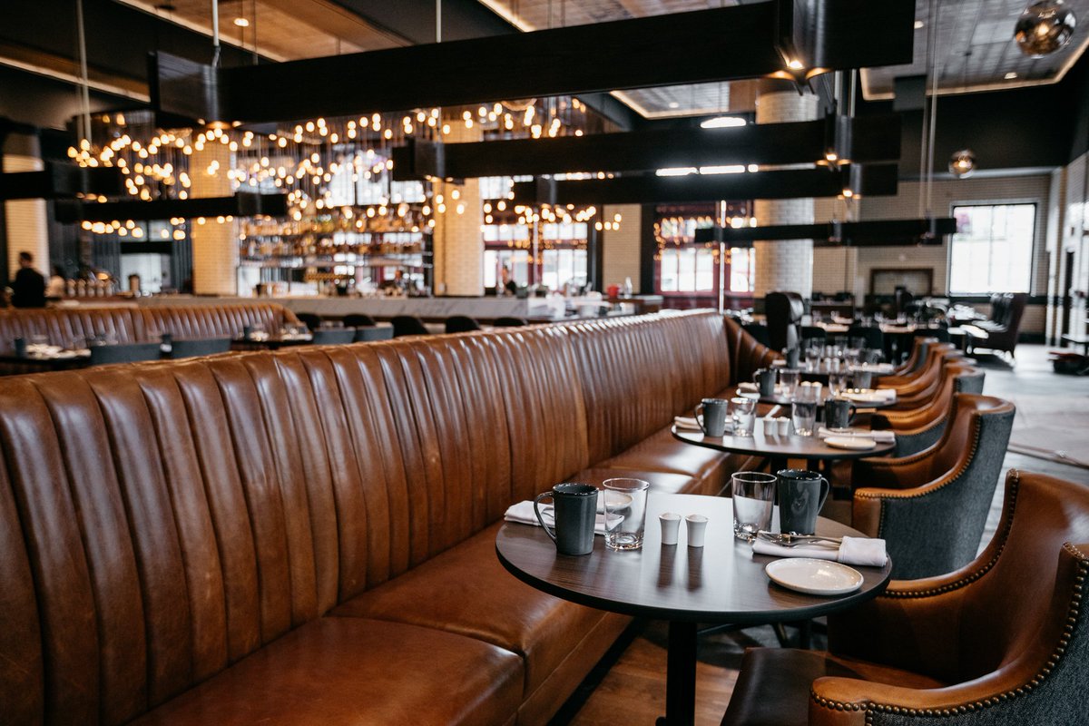 EaterDetroit's tweet photo. Take around The Apparatus Room, a stunning new hotel restaurant opening next week
https://t.co/h1dtdlLcoC https://t.co/zpWxv7hjgE