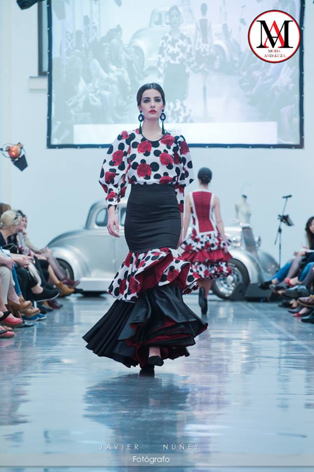Moda_Andaluza's tweet photo. Diseño de #ClotildePrieto en la pasarela #FIMAF www.modaandaluza,com #modaandaluza #modaenandalucia #andaluciaestademoda #FIMAF2017 https://t.co/ga8tMFScxH