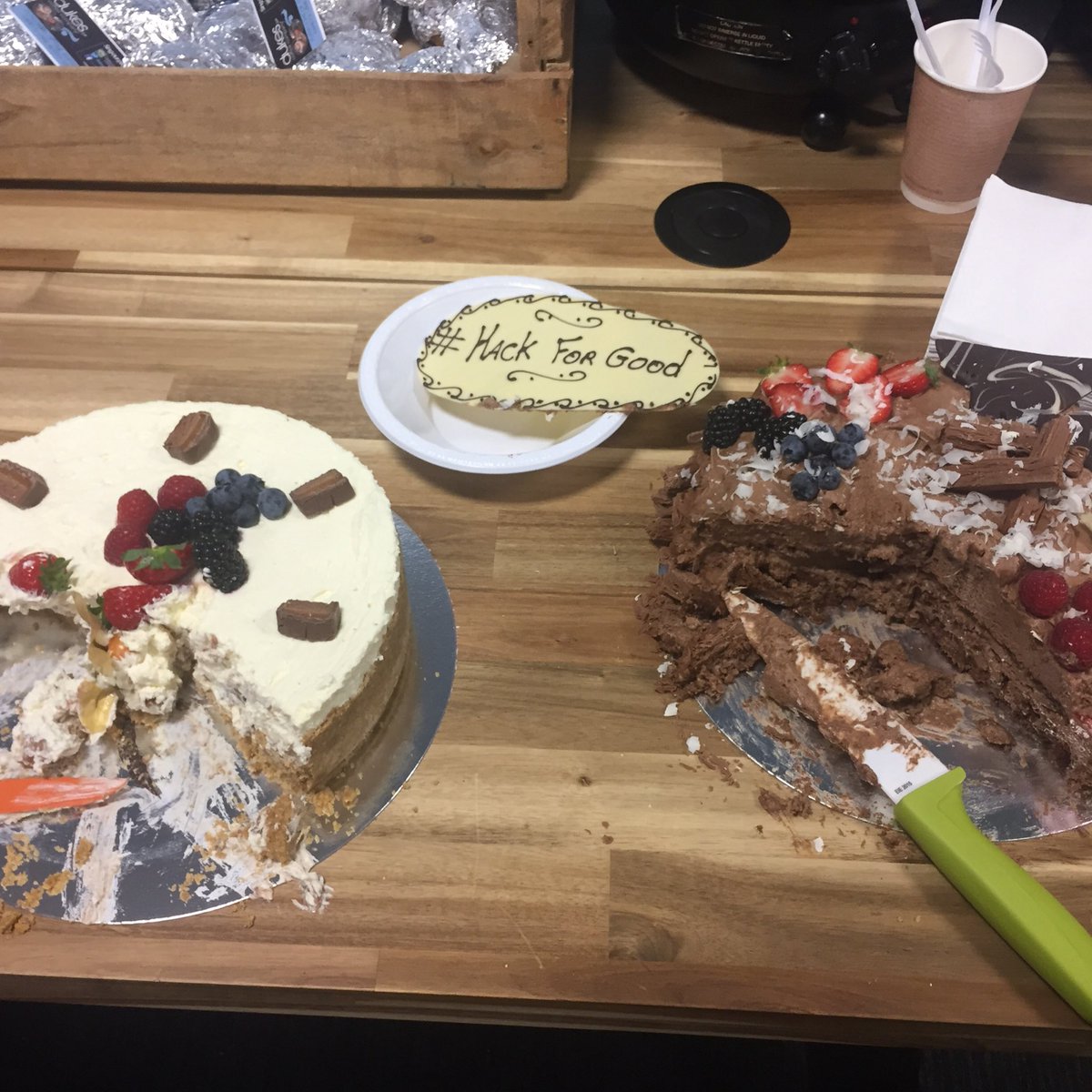 We're well spoilt here at #HackforGood <a href="/republicofwork/">Republic of Work | Coworking & Innovation Space</a>! Thank you <a href="/ScooziCork/">Scoozi Restaurant</a> for the cakes!! 👍🎂🍰😊
