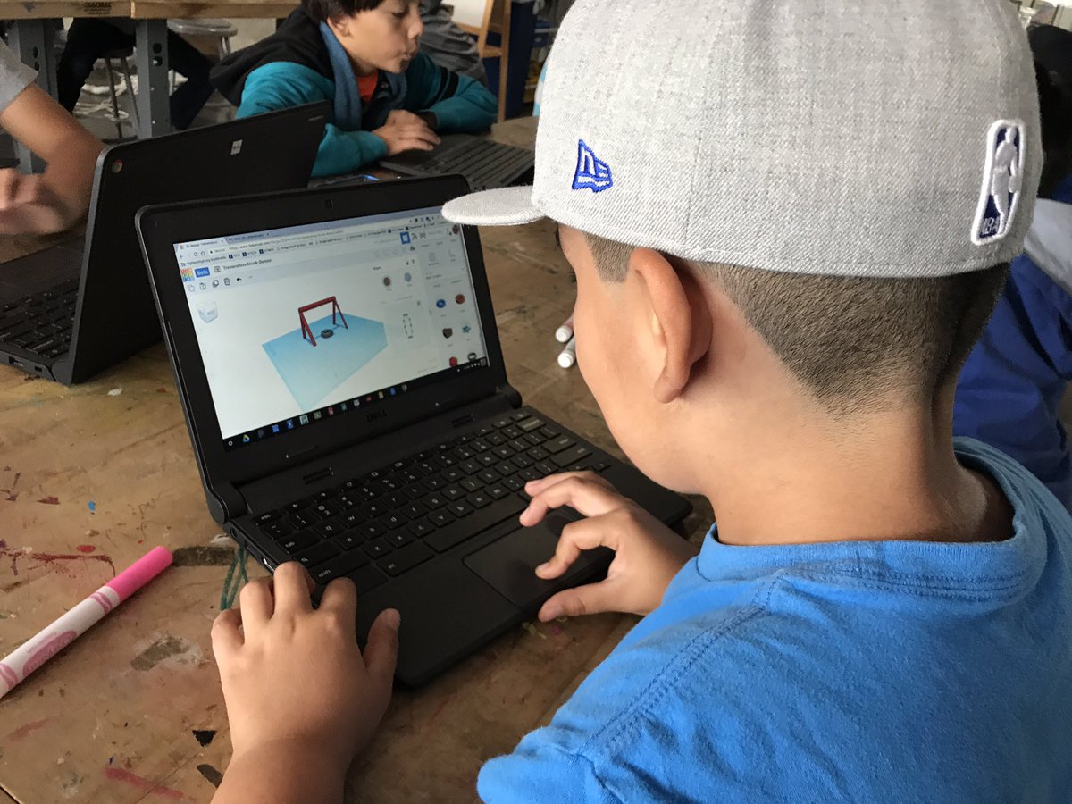 CreativePBL's tweet photo. 5th grade Ss use #3dmodeling to communicate their solutions to redesign our K5 playground @HTeChulaVista #hightechhigh #STEAM #K5engineering https://t.co/FMb3TMylrG