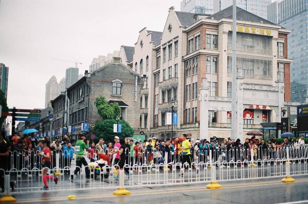 imaxweller's tweet photo. #wuhanmarathon
.
#fangyingbridge #hanstreet #wuhan
#explorewuhan #imaxwellerexplorewuhan
#武汉 #楚河汉街 #武汉马拉松 #胶片武汉
#c… https://t.co/gkoGhYB8sC https://t.co/CPG3ZZAJkp