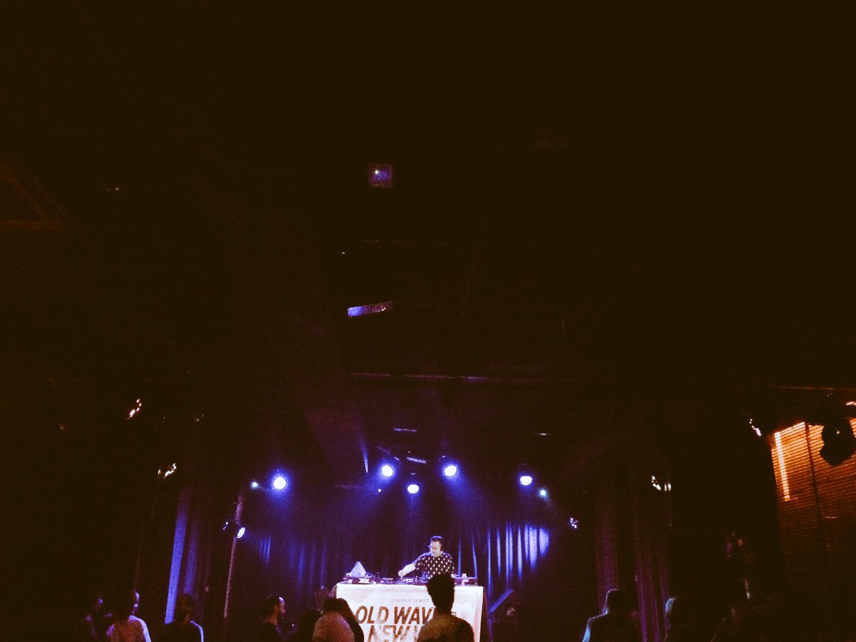 Queda hielo. Sí hay futuro. <a href="/MiquiPuig/">Miqui Puig</a> pinchando ahora mismo en el club 🚴🏼