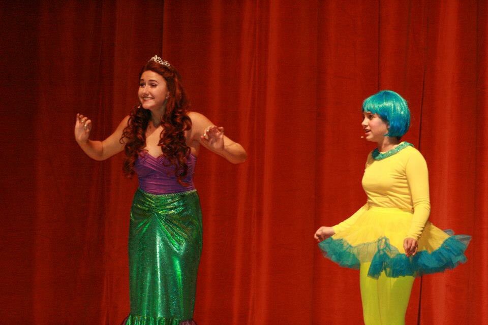 brittnee_hill's tweet photo. Me when Circle High School started performing "Under the Sea" from The Little Mermaid🐬🐠 https://t.co/pe652xDdLZ
