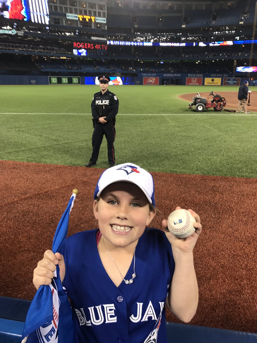 VeronicaJMC's tweet photo. @GrillCheese49 thank you for making a 10 year olds birthday!!!!! #grilledcheeseismyfave https://t.co/yzW9Ge6cvB