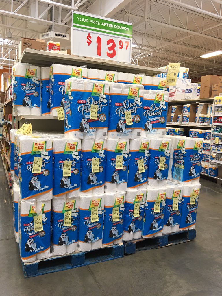 Driftmarvin's tweet photo. @adrisram78 @pandazambrano El pandita ya lanzo su marca de papel en el gabacho por k no le alcansa... https://t.co/kiSDsgg06w