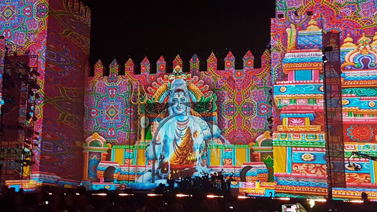 fesfestival's tweet photo. Les fresques lumineuses métamorphosent Bab Makina #Fesfestival https://t.co/26VvBk96lh