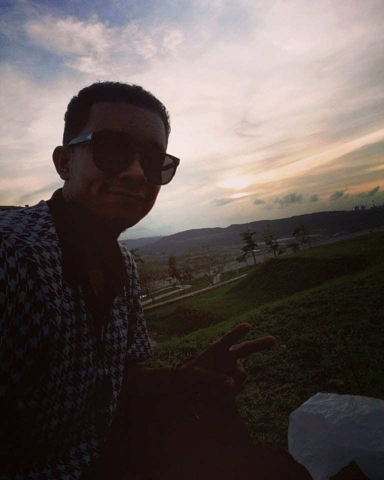 Jkevinweed's tweet photo. #Mirador 🍃🍷 https://t.co/gqIGoCuHxL