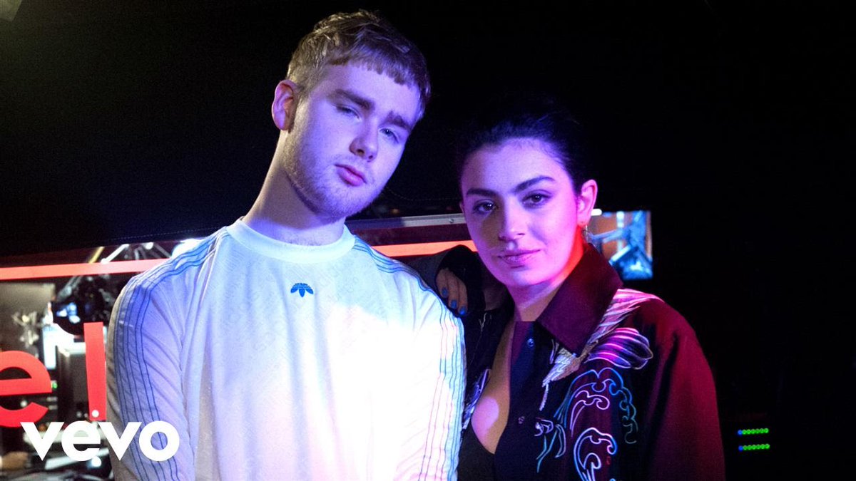 extrauditory's tweet image. Watch @mura_masa_ &amp;amp; @charli_xcx perform "1 Night" &amp;amp; @Drake's "Passionfruit" in @BBCR1's Live Lounge extrauditory.co.uk/single-post/mu…