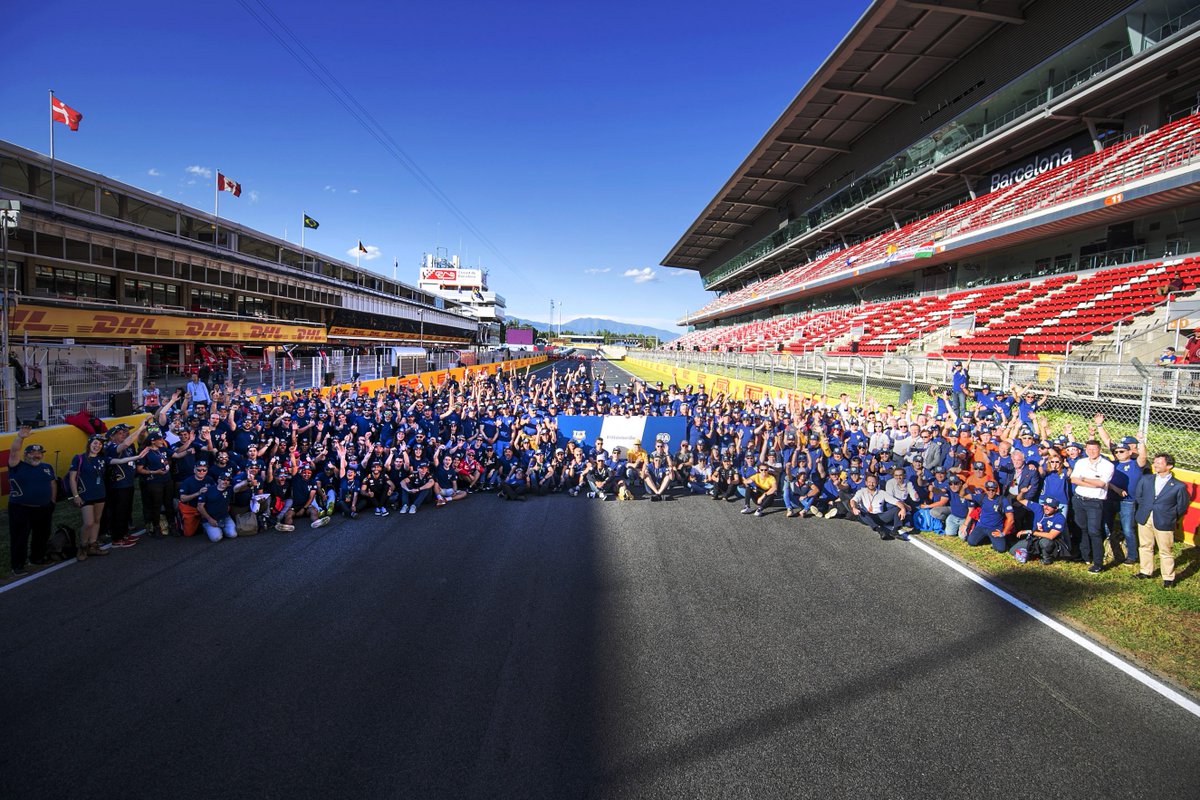 Thanks to all #F1 Drivers who celebrated with our 400 volunteers at #SpanishGP Without them, motor sport would not happen! #FIAVolunteersDay