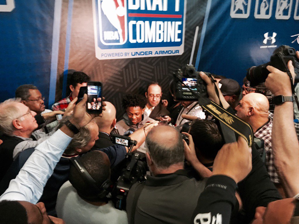 KyleTuckerCBB's tweet photo. De'Aaron Fox might be the most popular guy at the NBA Combine. https://t.co/TgbCEgQ1hH