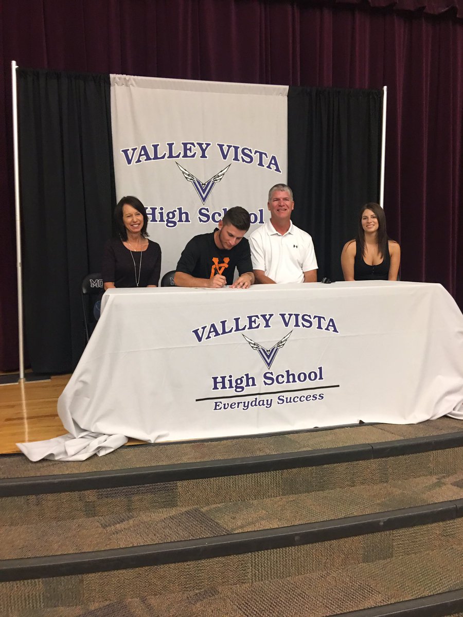 CoachOrtiz3's tweet photo. Congratulations to @Anthony8898 @TylerSchoen3 on signing with Ventura College to continue their education and playing careers! https://t.co/I4kNaAK6lL