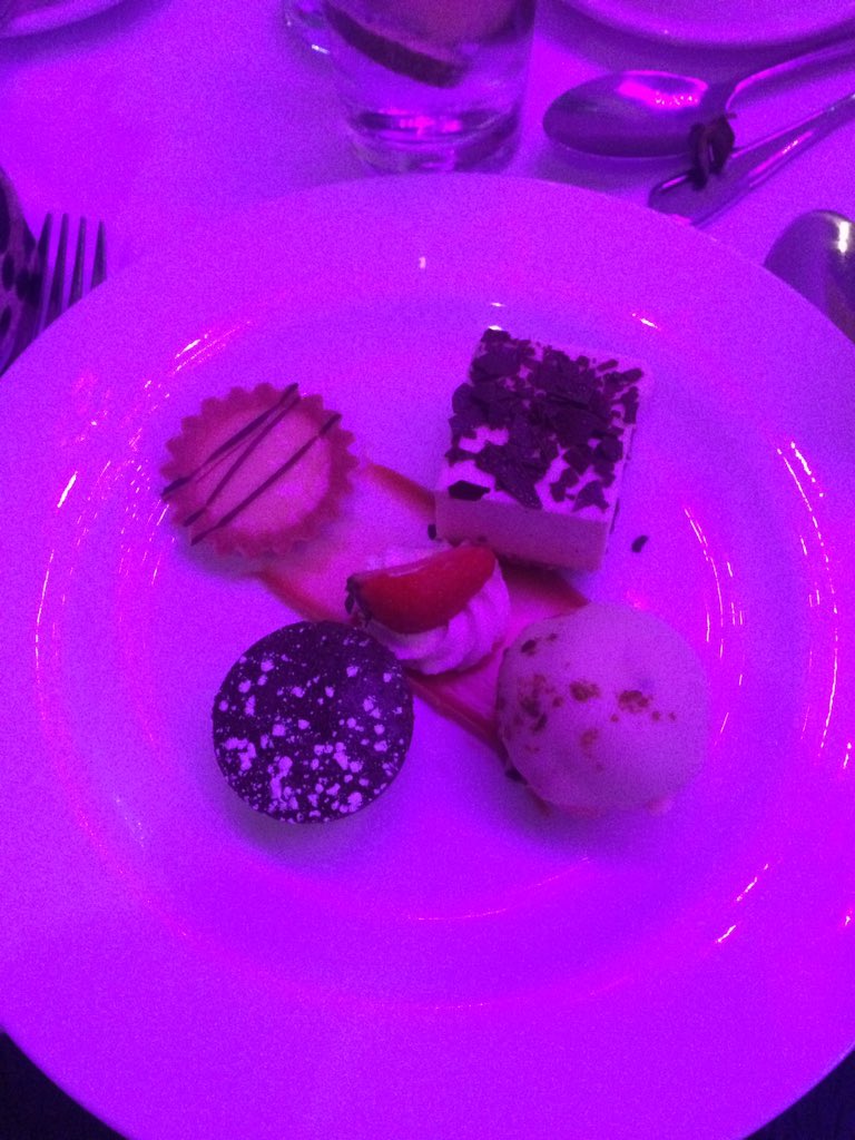 Quick break for this stunning @SheratonIreland dessert! #westmeathstyle17