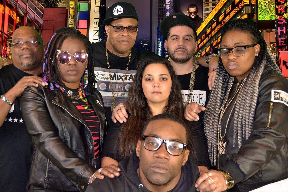 GangOfRosez's tweet photo. Gang of Rosez with @IamJudahPriest @SmuveMassBeatz @SupreemDR @DJCLSmoov https://t.co/bAgJGZqcMt