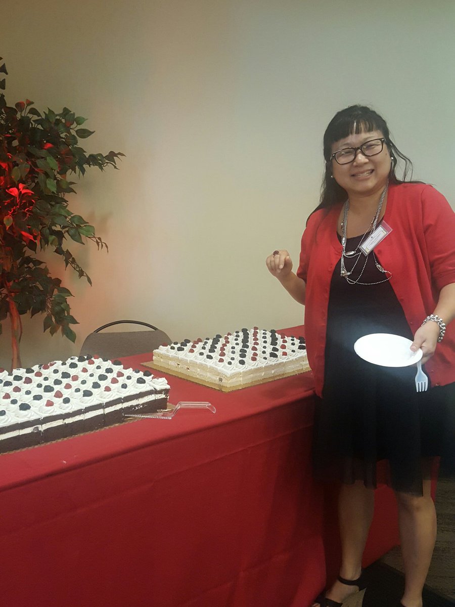 perlaaa27's tweet photo. Liberal Studies Commencement Reception #SDSU @virginialoh https://t.co/spqhAGYcLJ