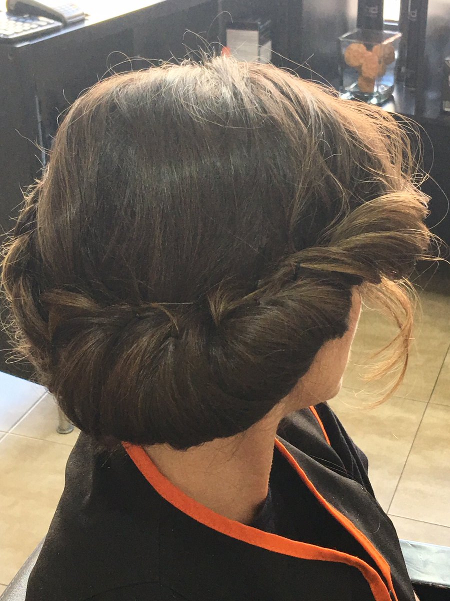 Celebra tus
#eventos con un #estilo inigualable en #peluqueria #lowcost  #rincondelavictoria #lacaladelmoral  #siempreguapas #telomereces