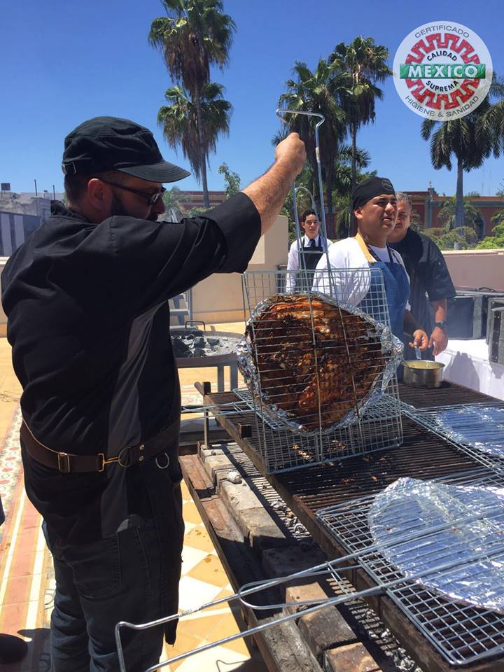 MCSProductores's tweet photo. En actividades del Festival gastronómico #PuroSinaloa, se llevaron a cabo degustaciones y catas de vino, por parte de los productores. https://t.co/LRC8XrDxQs