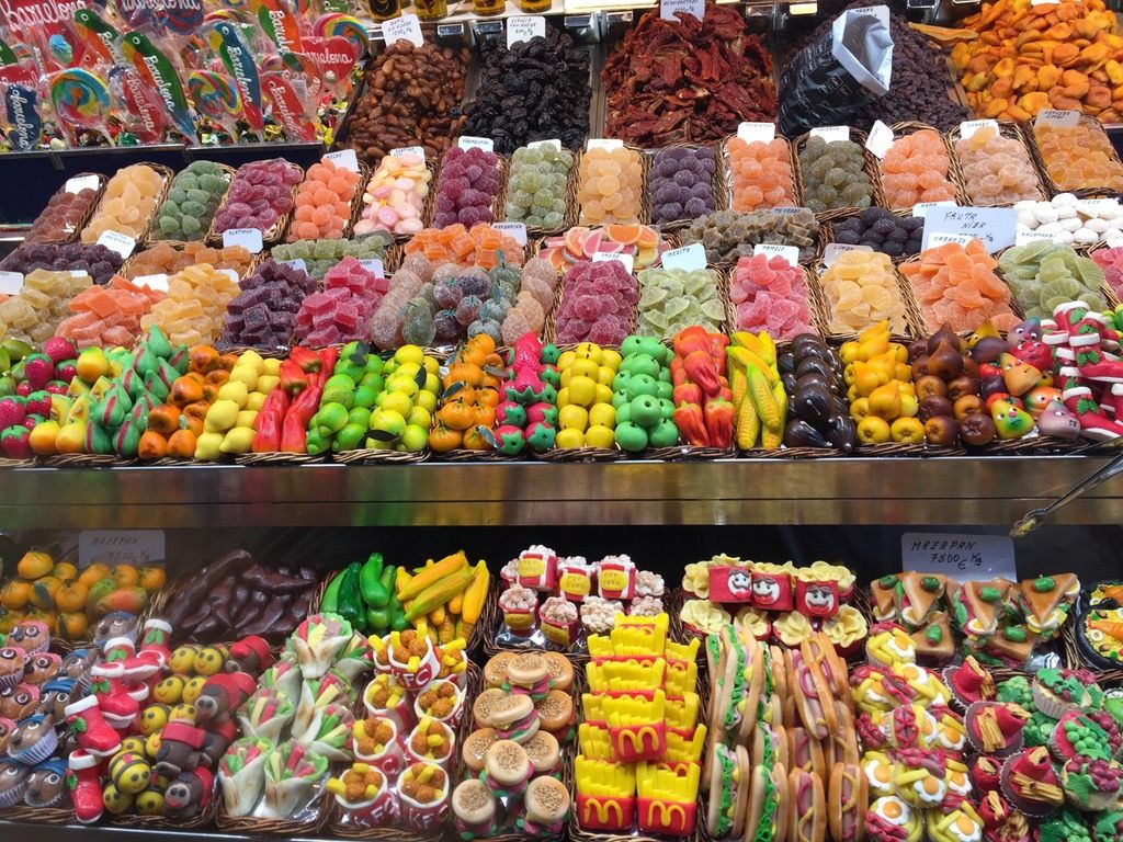 TapcastFoodie's tweet photo. i of each please. #candy #sweet #treats https://t.co/HtJMZyQvv0